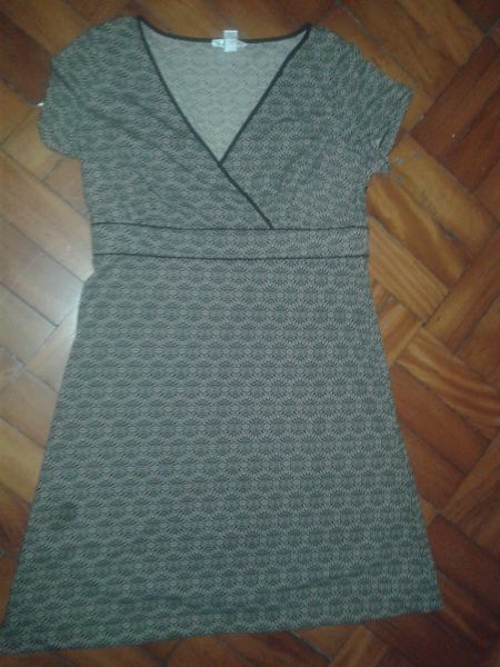 Vestido bege com detalhes (m)