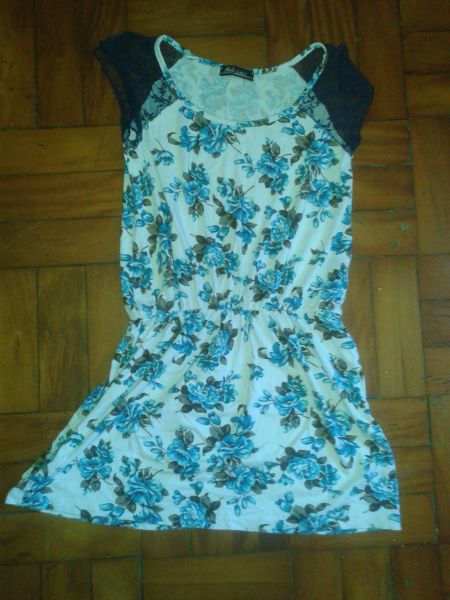 Vestido Curto Florido (P)