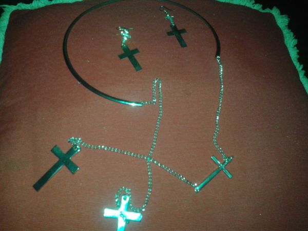 Conjunto Elegante Crucifixo (colar & brinco)