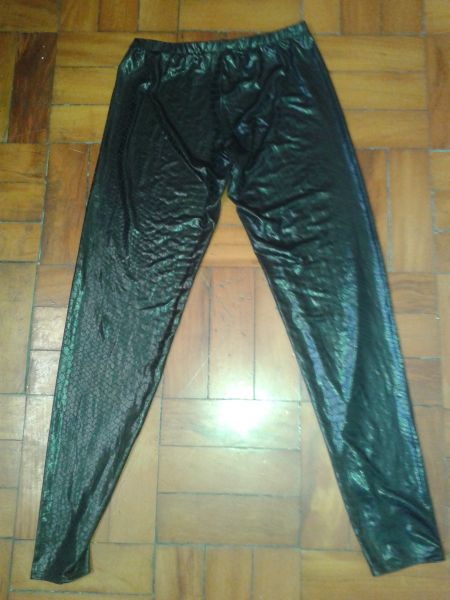 Calça Leggin Brilhosa Preta (P)