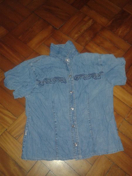 Blusa de Botão Jeans (m)